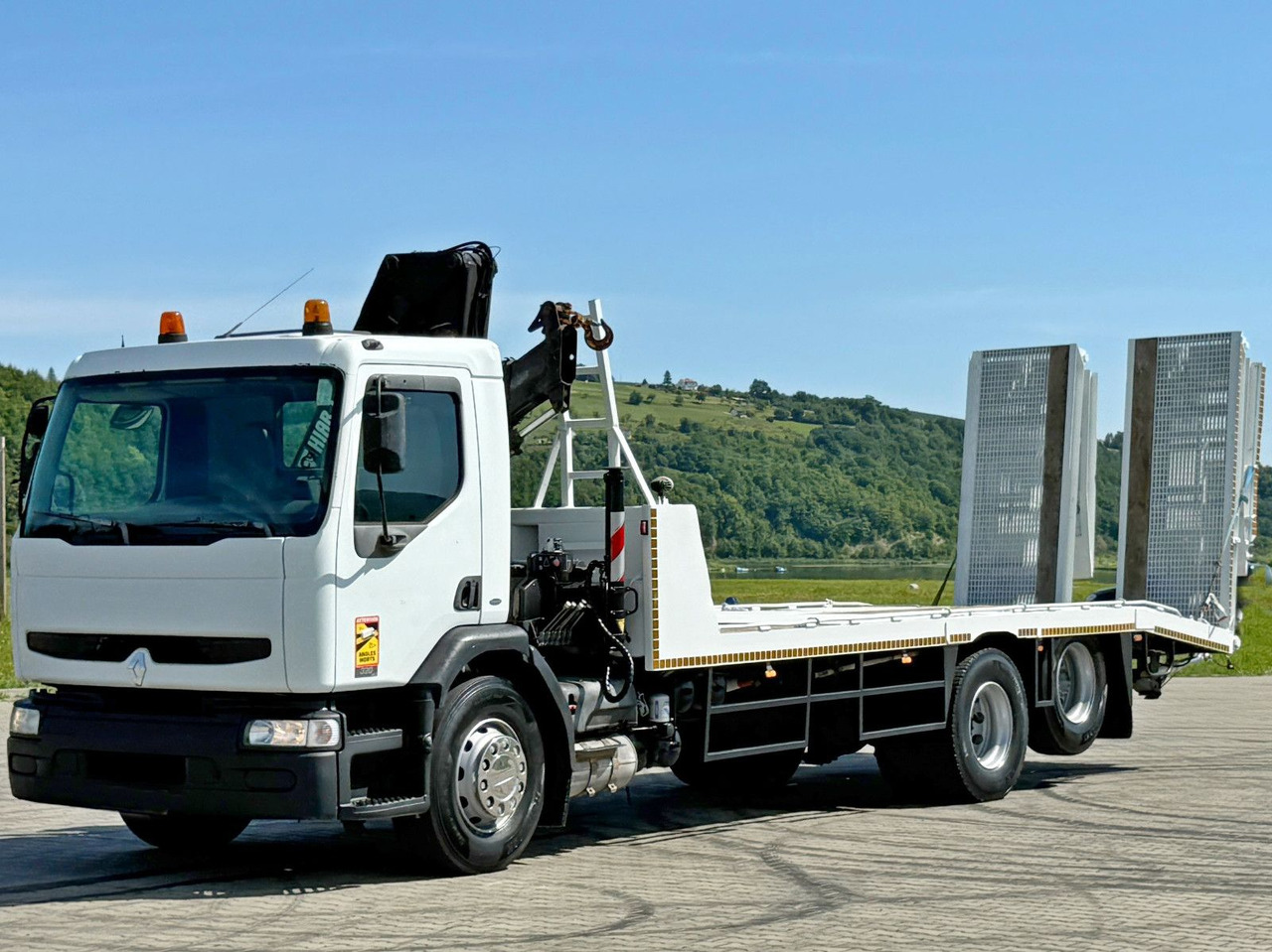 Renault KERAX 320 DCI* ABSCHLEPPWAGEN 7,35m + HIAB 140A - Bärgningsbil: bild 5 Renault KERAX 320 DCI* ABSCHLEPPWAGEN 7,35m + HIAB 140A - Bärgningsbil: bild 5
