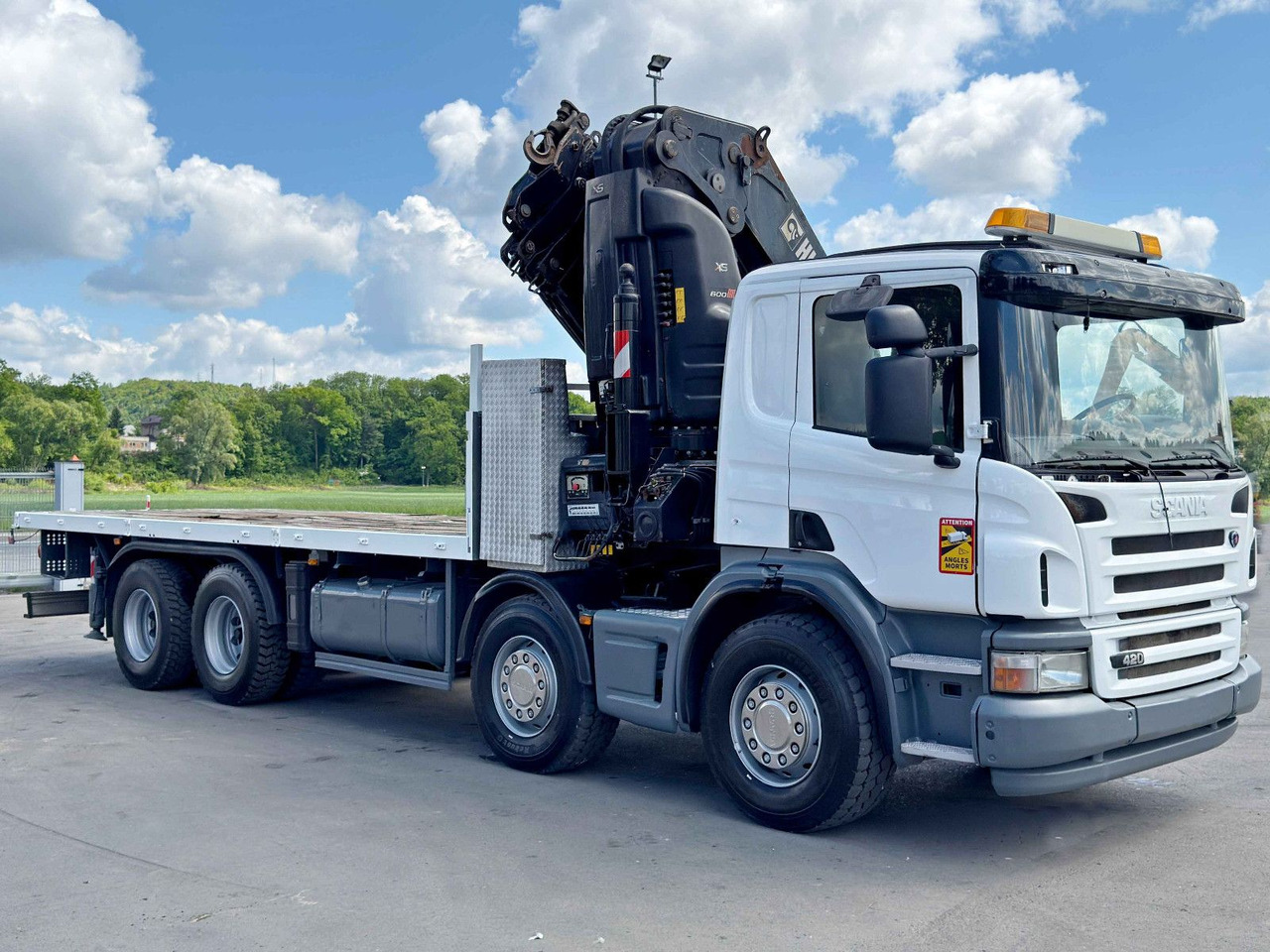 Scania P 420* PLATFORM 6,80m * HIAB 600 EP-5/FUNK * 8x4 - Kranbil: bild 3 Scania P 420* PLATFORM 6,80m * HIAB 600 EP-5/FUNK * 8x4 - Kranbil: bild 3