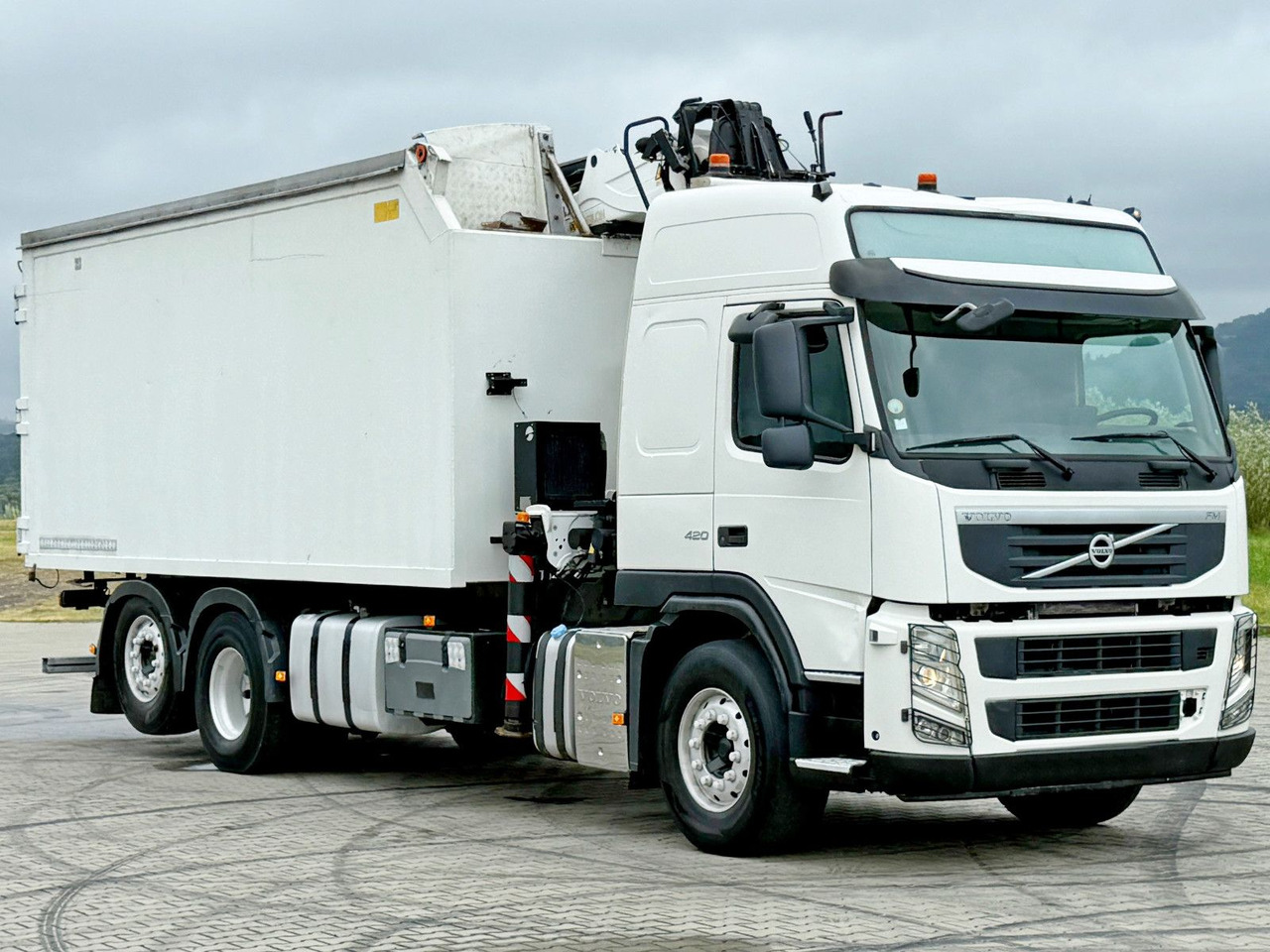 Volvo FM 420 Kipper 6,20 m * EPSILON Q150L75 *TOP - Tippbil lastbil, Kranbil: bild 3 Volvo FM 420 Kipper 6,20 m * EPSILON Q150L75 *TOP - Tippbil lastbil, Kranbil: bild 3