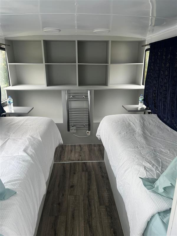 Reduced to £30,000, 2001 Double decker accommodation bus, fully equipped, MOT tested, currently in Hayes, Middlesex. - Dubbeldäckare buss: bild 3 Reduced to £30,000, 2001 Double decker accommodation bus, fully equipped, MOT tested, currently in Hayes, Middlesex. - Dubbeldäckare buss: bild 3