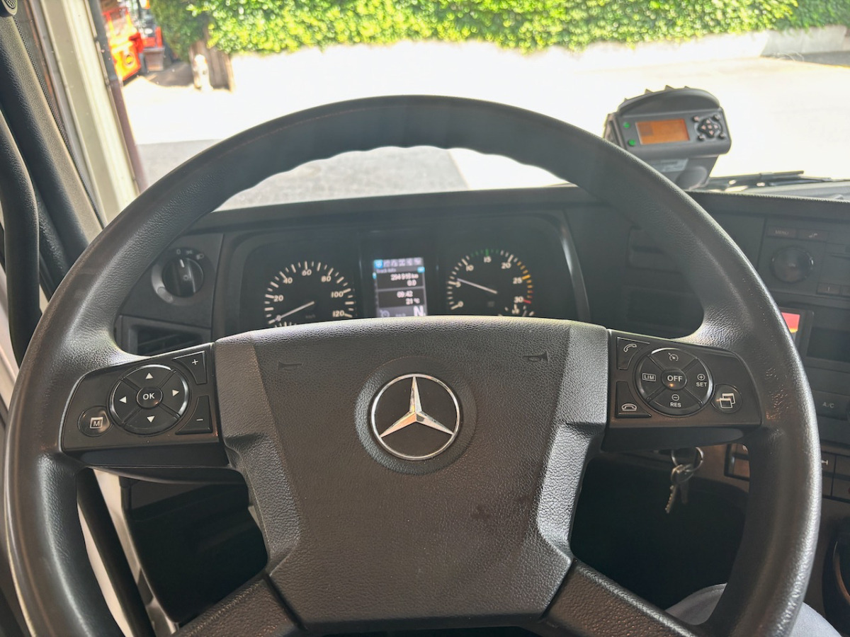 MERCEDES Antos 1824 - Lastbil med skåp: bild 5 MERCEDES Antos 1824 - Lastbil med skåp: bild 5