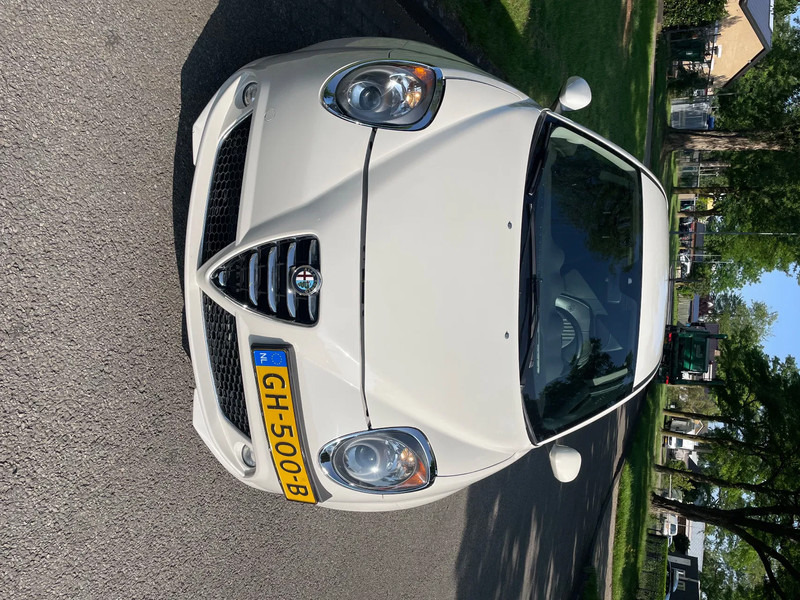 Alfa Romeo MiTo ALFA MITO Diesel ZEER MOOI - Hatchback/ Halvkombi: bild 2 Alfa Romeo MiTo ALFA MITO Diesel ZEER MOOI - Hatchback/ Halvkombi: bild 2