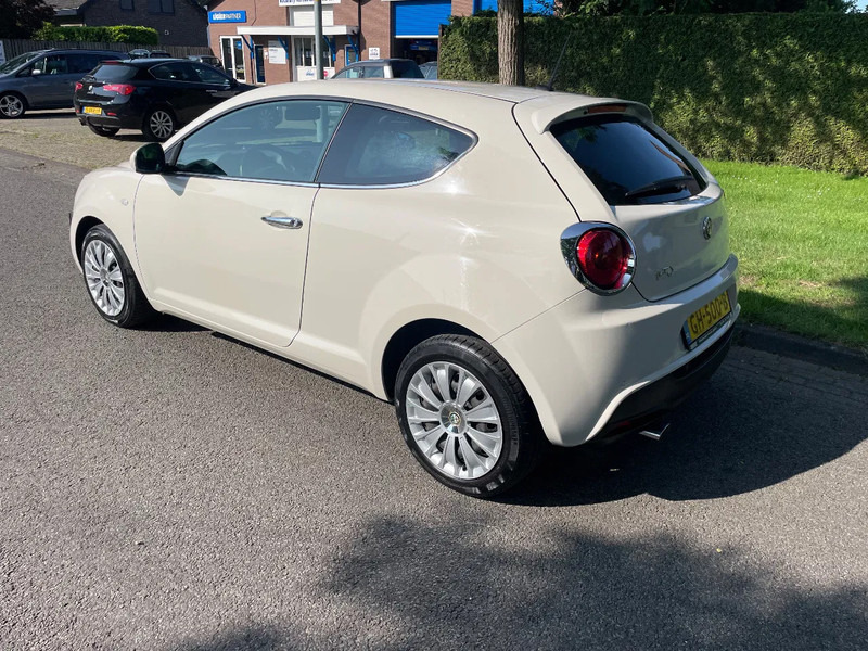 Alfa Romeo MiTo ALFA MITO Diesel ZEER MOOI - Hatchback/ Halvkombi: bild 3 Alfa Romeo MiTo ALFA MITO Diesel ZEER MOOI - Hatchback/ Halvkombi: bild 3
