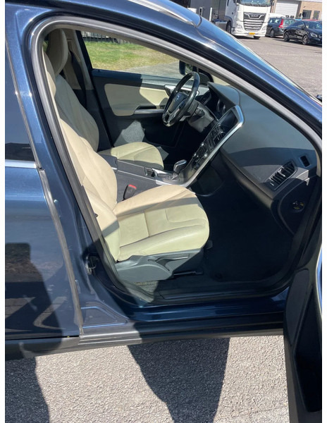 Leasa Volvo XC60 XC60 DZ88/DZ8850 5 Cilinder Euro 5 Volvo XC60 XC60 DZ88/DZ8850 5 Cilinder Euro 5: bild 13 Leasa Volvo XC60 XC60 DZ88/DZ8850 5 Cilinder Euro 5 Volvo XC60 XC60 DZ88/DZ8850 5 Cilinder Euro 5: bild 13