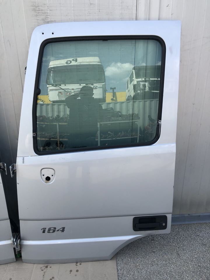 Dörr och reservdelar för Lastbil DOOR ACTROS MP2-3 LEFT AND RIGHT MEGA SPACE CAB: bild 10