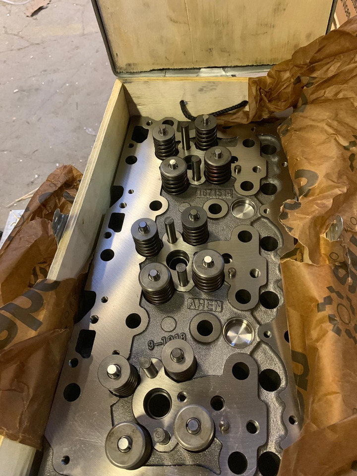 DAF XF95 EURO 3 ASSEMBLED CYLINDER HEAD FULL VALVE 1671514 - Huvudenhet för Lastbil: bild 3 DAF XF95 EURO 3 ASSEMBLED CYLINDER HEAD FULL VALVE 1671514 - Huvudenhet för Lastbil: bild 3