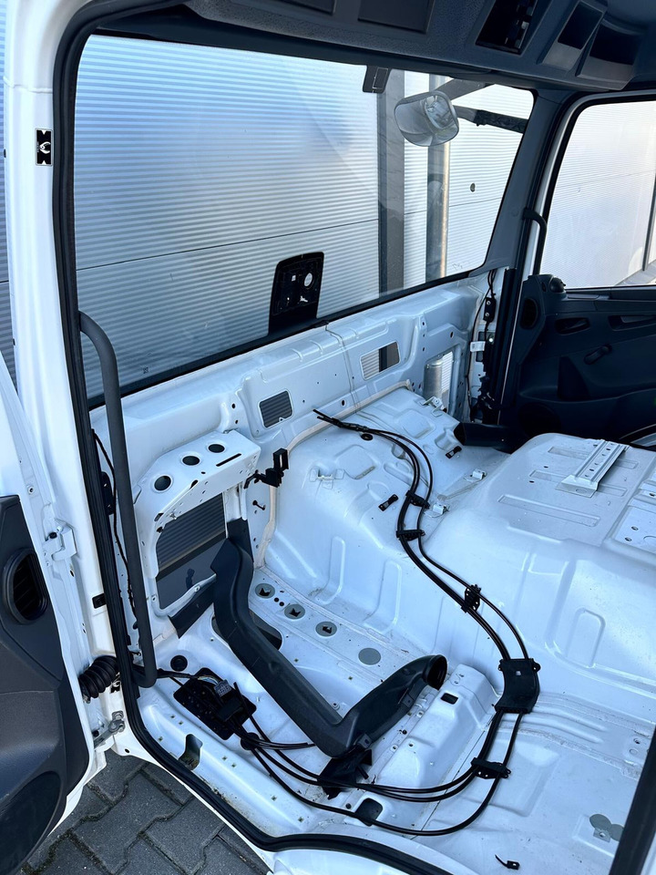 MB ATEGO CABINE EURO 6 TUNEL VOOR 6 CYL.MOTOR ALLEEN FRAME 000074B - Hytt för Lastbil: bild 3 MB ATEGO CABINE EURO 6 TUNEL VOOR 6 CYL.MOTOR ALLEEN FRAME 000074B - Hytt för Lastbil: bild 3