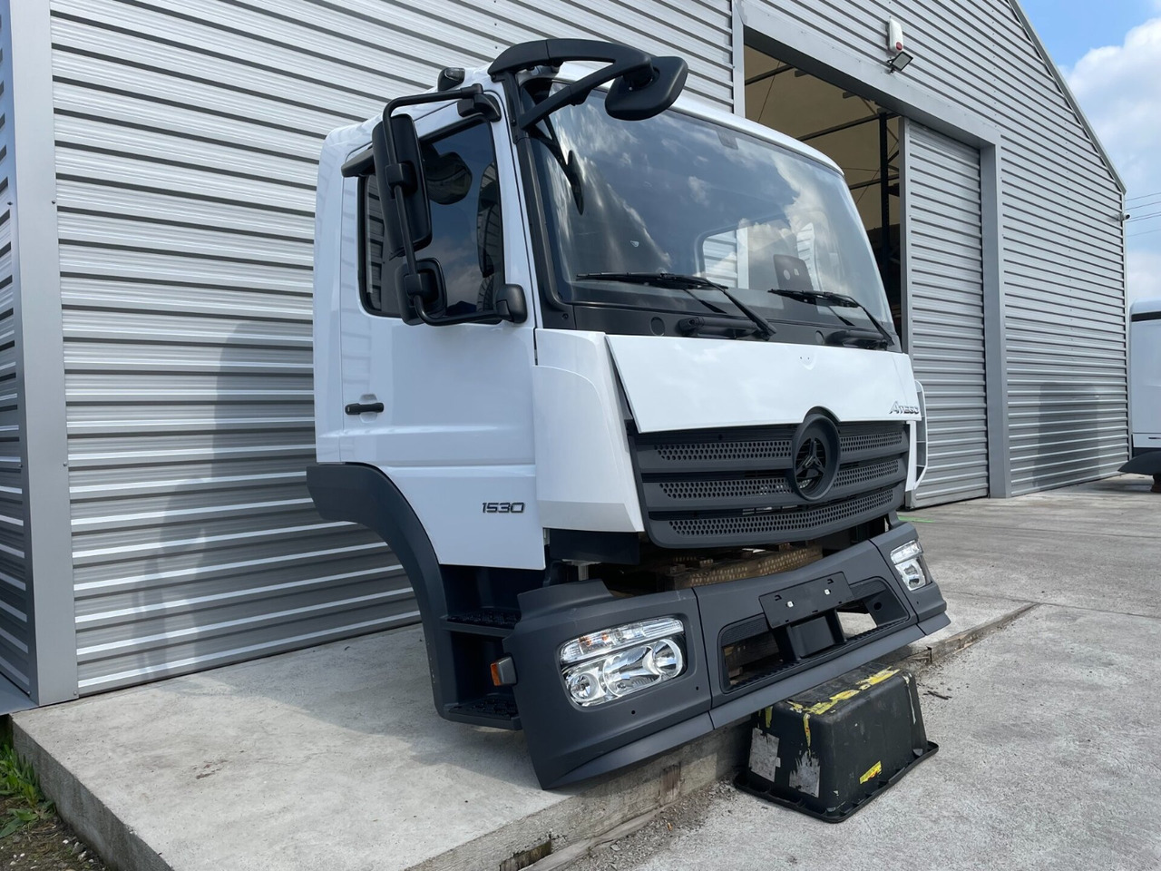 MB ATEGO CABINE EURO 6 TUNEL VOOR 6 CYL.MOTOR INCL. SEAT 000074A - Hytt för Lastbil: bild 4 MB ATEGO CABINE EURO 6 TUNEL VOOR 6 CYL.MOTOR INCL. SEAT 000074A - Hytt för Lastbil: bild 4
