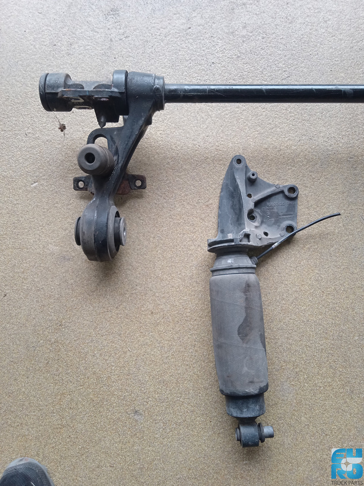 RENAULT TRUCK T CABINE STABILISATOR >2014 GEBRUIKT 7421874554U - Krängningshämmare för Lastbil: bild 3 RENAULT TRUCK T CABINE STABILISATOR >2014 GEBRUIKT 7421874554U - Krängningshämmare för Lastbil: bild 3