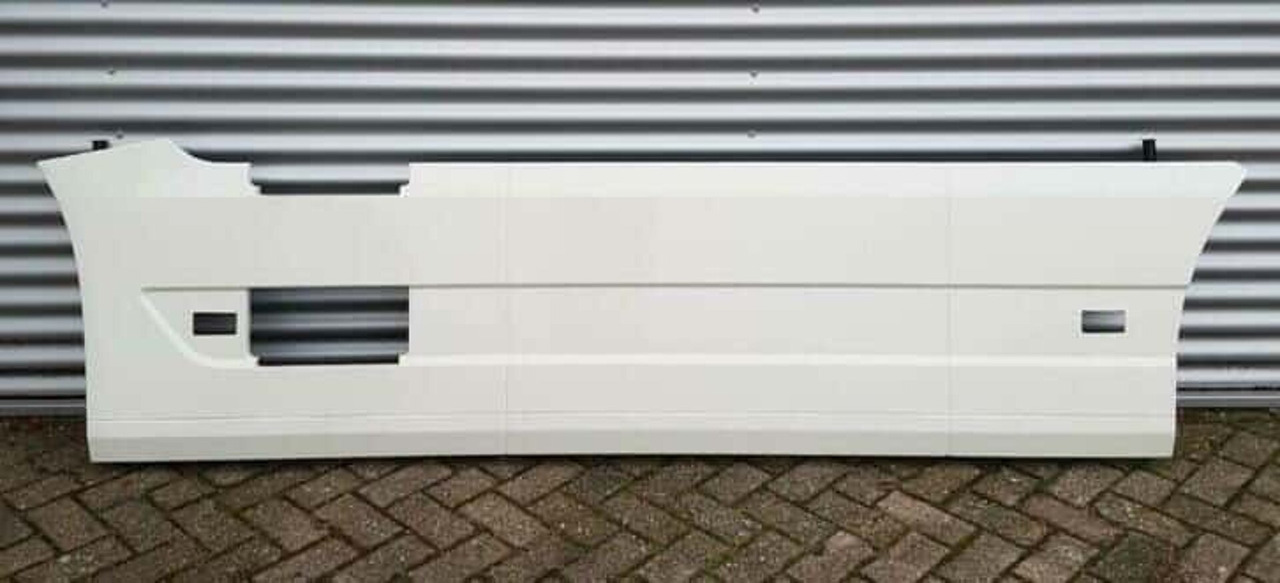 VOLVO FH4/5 ZIJSKIRTS COLOR C1103 WB3800 STEP38 EURO 6 000032 - Stötfångare för Lastbil: bild 1 VOLVO FH4/5 ZIJSKIRTS COLOR C1103 WB3800 STEP38 EURO 6 000032 - Stötfångare för Lastbil: bild 1