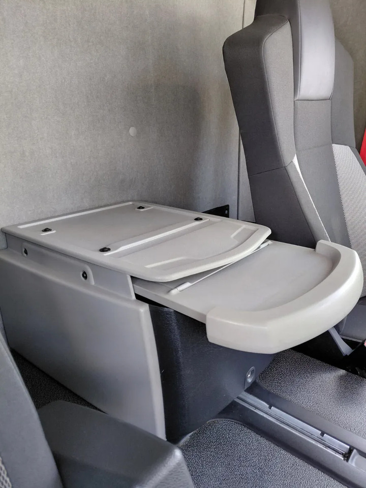 Lastbil med skåp 2019 Renault D12 (choice): bild 13