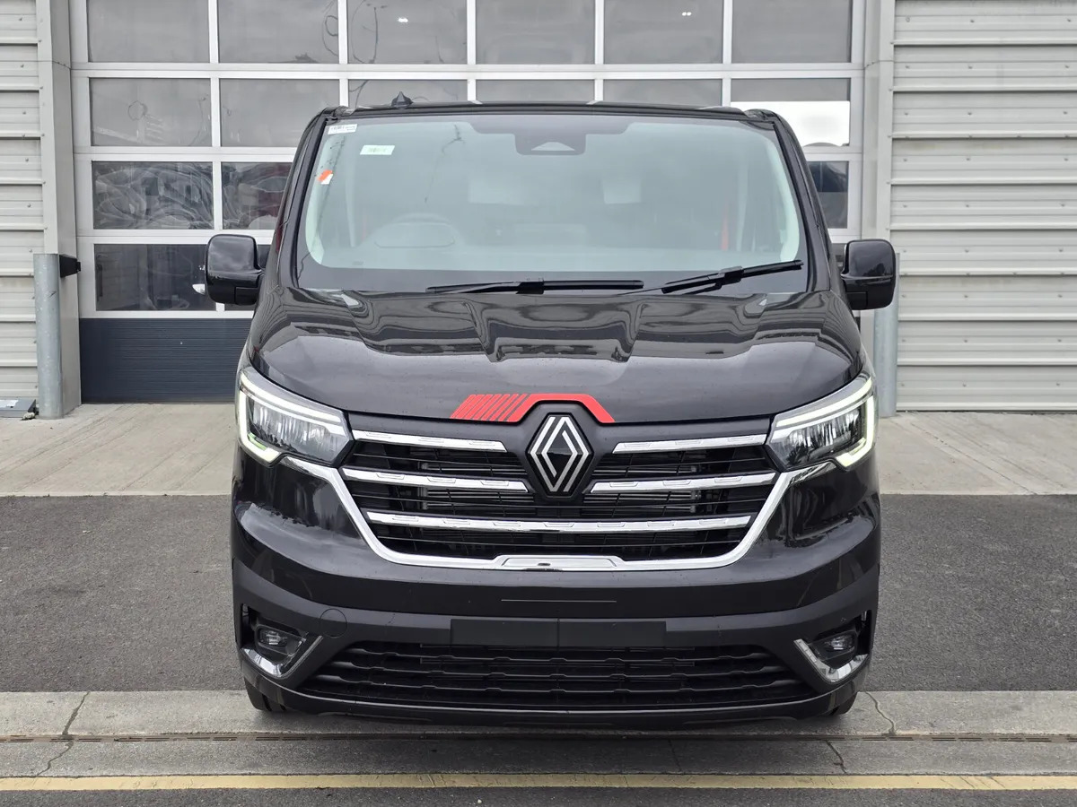 NEW Renault Trafic Exclusive 170BHP/150BHP Auto Black - Skåpbil: bild 4 NEW Renault Trafic Exclusive 170BHP/150BHP Auto Black - Skåpbil: bild 4