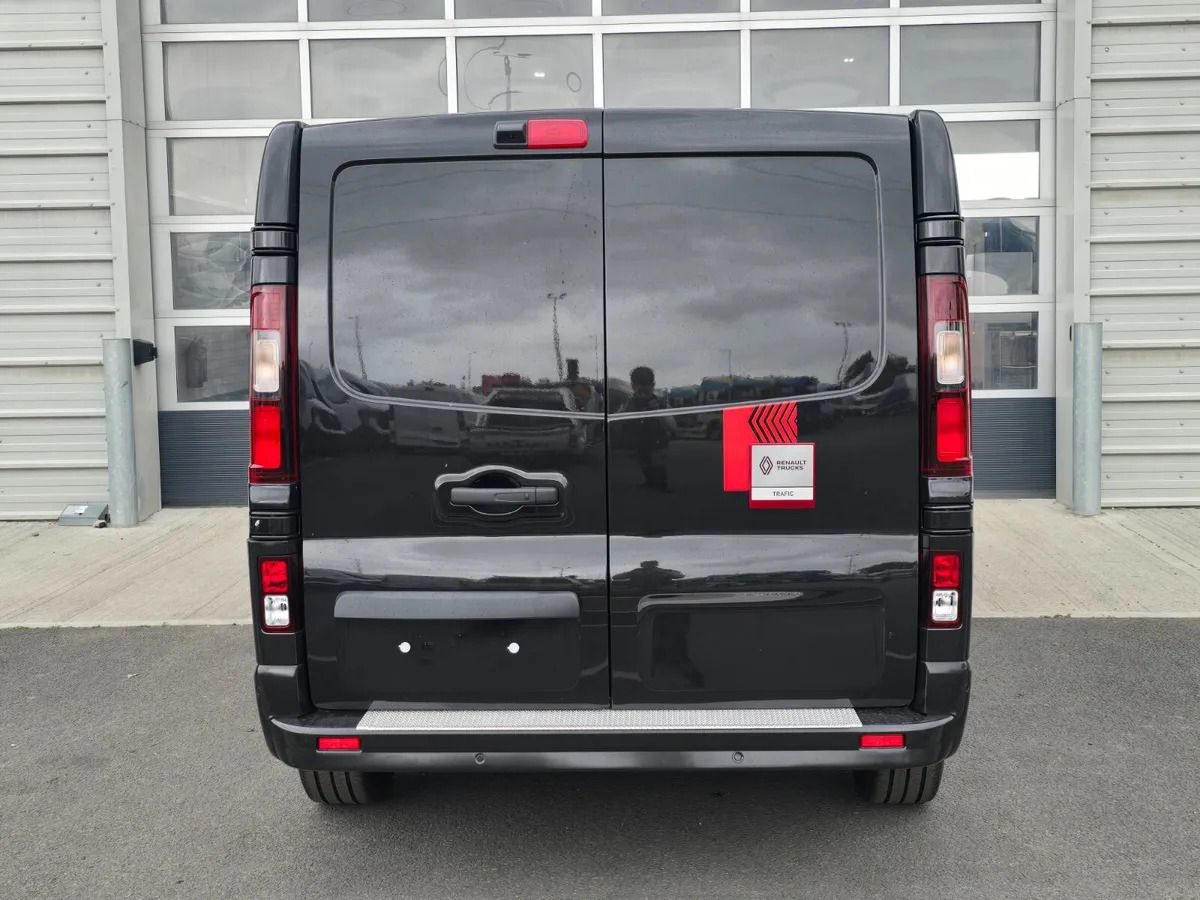 NEW Renault Trafic Exclusive 170BHP/150BHP Manual Black - Skåpbil: bild 4 NEW Renault Trafic Exclusive 170BHP/150BHP Manual Black - Skåpbil: bild 4