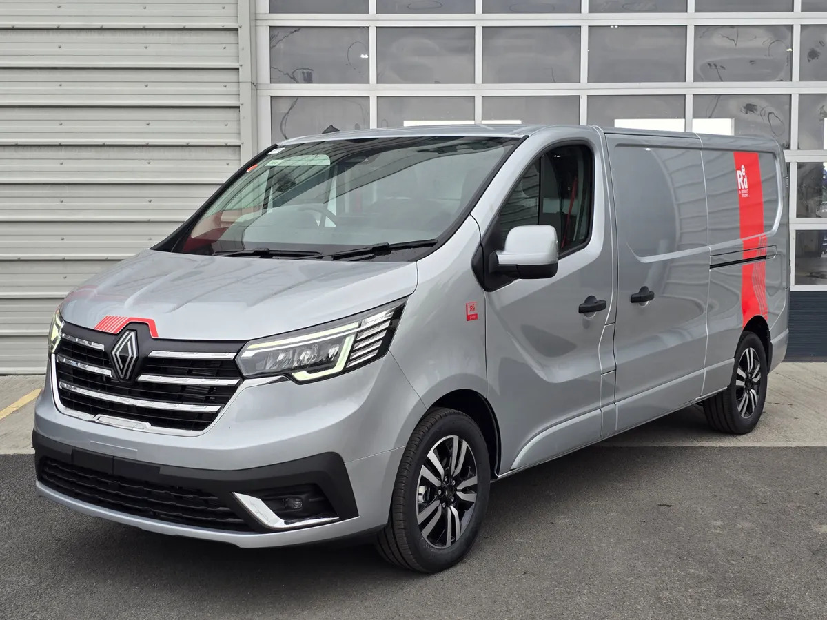 NEW Renault Trafic Exclusive 170BHP/150BHP Manual Silver - Skåpbil: bild 5 NEW Renault Trafic Exclusive 170BHP/150BHP Manual Silver - Skåpbil: bild 5
