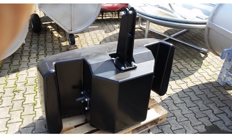 Frontgewicht 2500 kg - Motvikt för Lantbruksmaskiner: bild 1 Frontgewicht 2500 kg - Motvikt för Lantbruksmaskiner: bild 1
