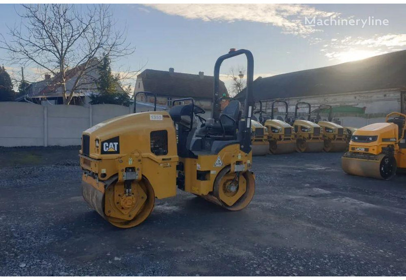 Caterpillar CB 24B road roller - Vält: bild 3 Caterpillar CB 24B road roller - Vält: bild 3