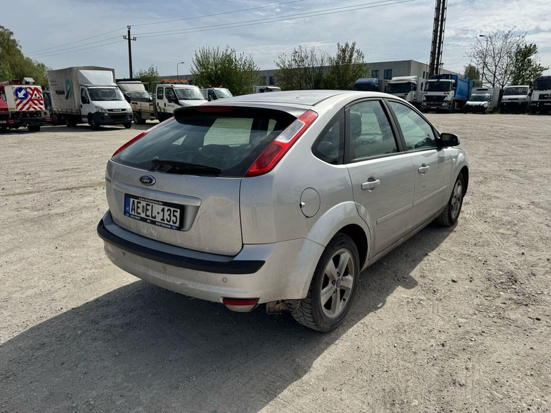 Ford Focus 1,6 i - Damaged Car - Hatchback/ Halvkombi: bild 5 Ford Focus 1,6 i - Damaged Car - Hatchback/ Halvkombi: bild 5