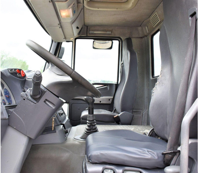 Flakbil, Kranbil Iveco Eurocargo 180E28: bild 9