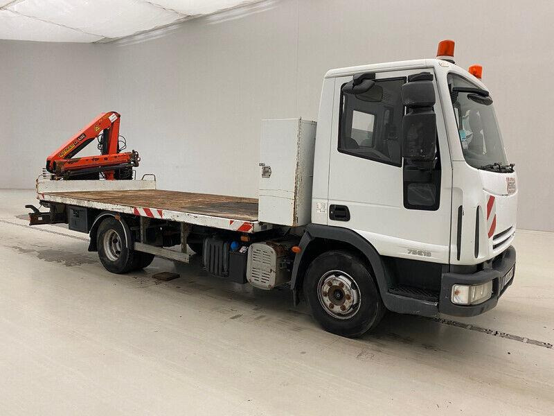 Iveco Eurocargo 75E18 - Flakbil, Kranbil: bild 2 Iveco Eurocargo 75E18 - Flakbil, Kranbil: bild 2