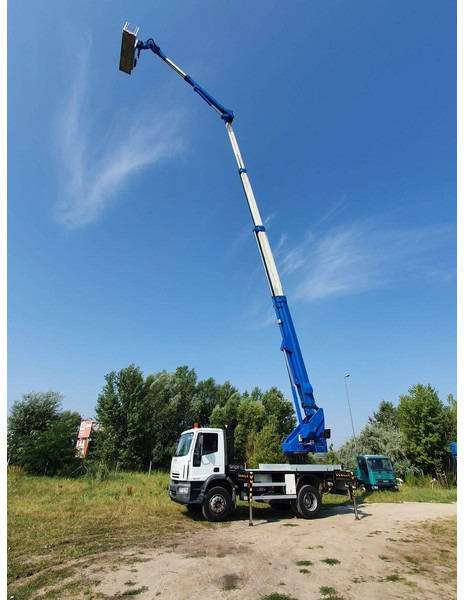 Iveco Eurocargo ML 180 E 24 - Bizocchi KJF 320 lifting basket 32 m - Lastbil, Kranbil: bild 4 Iveco Eurocargo ML 180 E 24 - Bizocchi KJF 320 lifting basket 32 m - Lastbil, Kranbil: bild 4