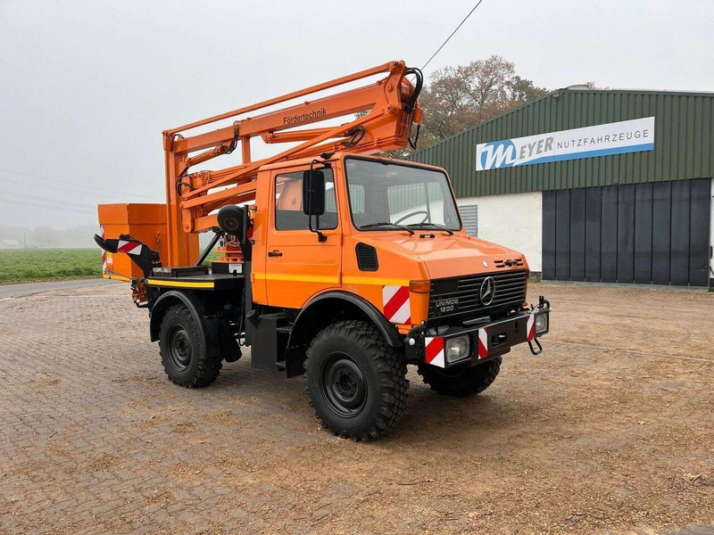 Mercedes-Benz Unimog 1200 4x4 - Lifting basket - Lastbil, Kranbil: bild 2 Mercedes-Benz Unimog 1200 4x4 - Lifting basket - Lastbil, Kranbil: bild 2