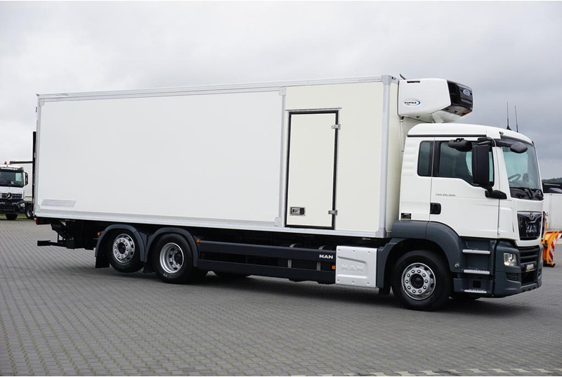 MAN TGS / 26.360 / EURO 6 / CHŁODNIA + WINDA / 20 PALET - Kylbil lastbil: bild 4 MAN TGS / 26.360 / EURO 6 / CHŁODNIA + WINDA / 20 PALET - Kylbil lastbil: bild 4