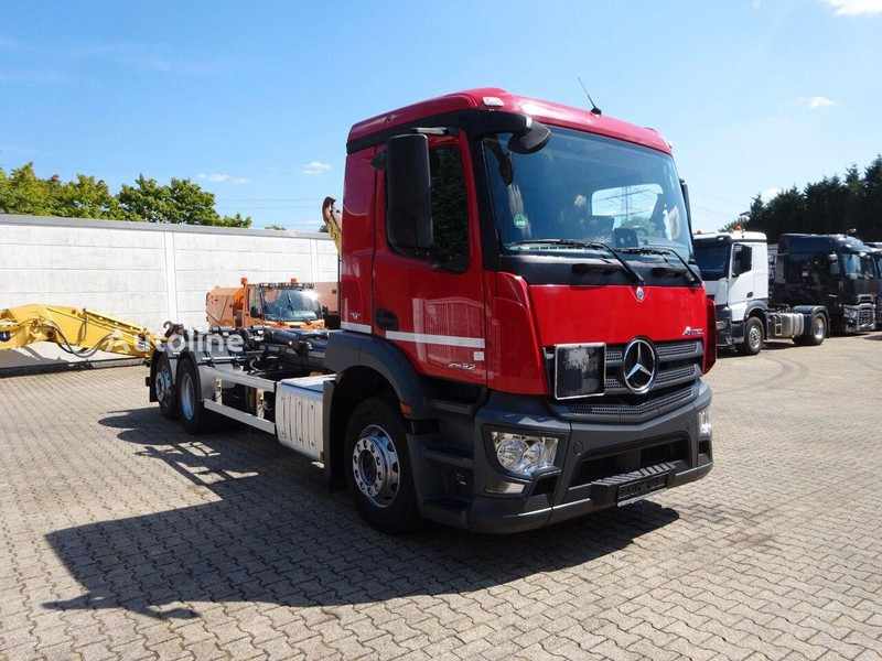 Mercedes-Benz Antos 2532 - Hook lift truck - Lastväxlare lastbil: bild 2 Mercedes-Benz Antos 2532 - Hook lift truck - Lastväxlare lastbil: bild 2