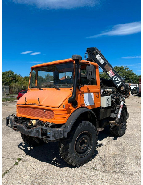 Mercedes-Benz UNIMOG U-900 - Tvåhjulstraktor: bild 2 Mercedes-Benz UNIMOG U-900 - Tvåhjulstraktor: bild 2