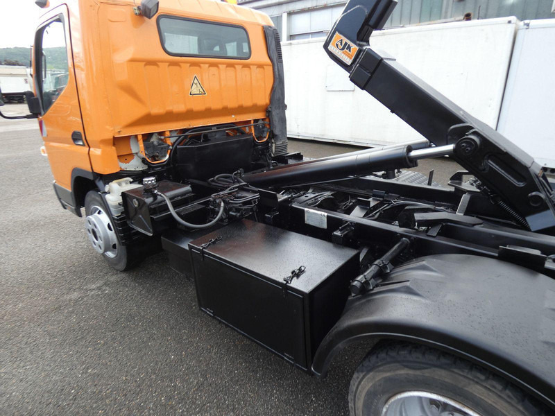 Mitsubishi Canter Fuso Abrollkipper - Flakbil, Kranbil: bild 5 Mitsubishi Canter Fuso Abrollkipper - Flakbil, Kranbil: bild 5