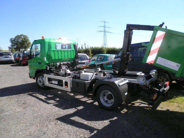 Mitsubishi Fuso Canter 7C15 - Lastväxlare lastbil: bild 3 Mitsubishi Fuso Canter 7C15 - Lastväxlare lastbil: bild 3