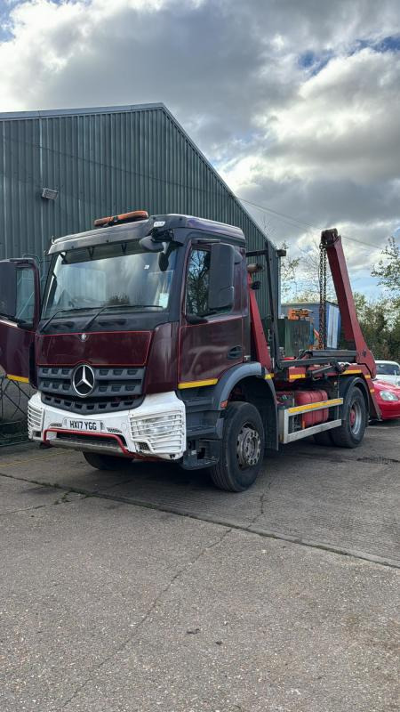 Mercedes Arocs1824 Ton Skip loader Arocs 1824 Skip Loader - Liftdumper lastbil: bild 1 Mercedes Arocs1824 Ton Skip loader Arocs 1824 Skip Loader - Liftdumper lastbil: bild 1
