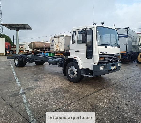 VOLVO FL6 19 | Intercooler | On springs | On 10 studs - Chassi lastbil: bild 1 VOLVO FL6 19 | Intercooler | On springs | On 10 studs - Chassi lastbil: bild 1