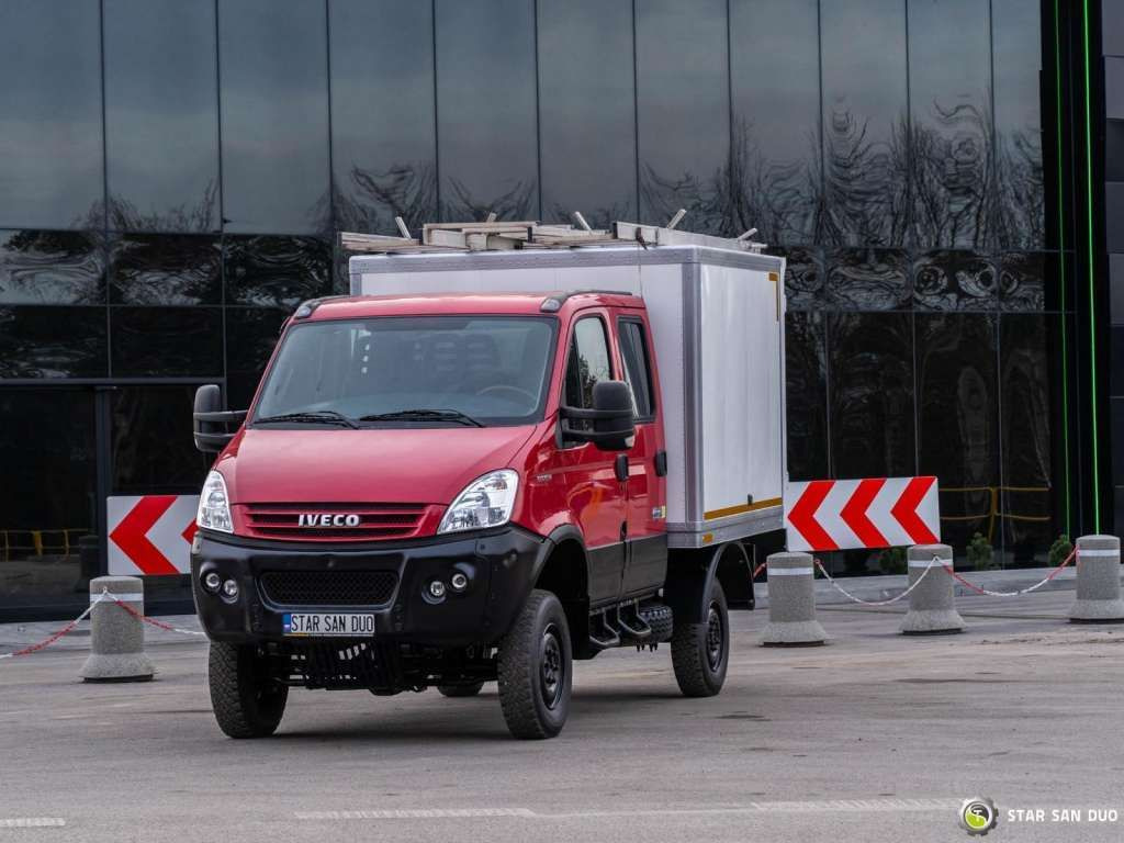 Iveco DAILY 4X4 OFFROAD CAMPER BOX DOKA Iveco DAILY 4X4 OFFROAD CAMPER BOX DOKA - Chassi lastbil: bild 2 Iveco DAILY 4X4 OFFROAD CAMPER BOX DOKA Iveco DAILY 4X4 OFFROAD CAMPER BOX DOKA - Chassi lastbil: bild 2