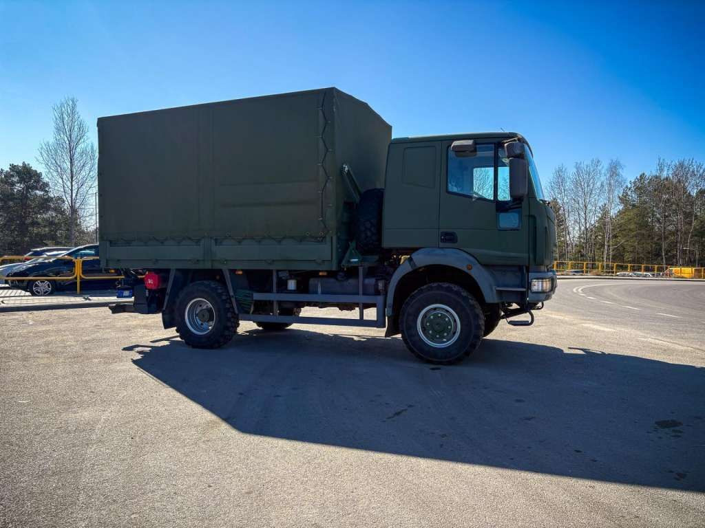 Iveco EUROCARGO 4x4 Offroad Camper Winde - Kapellbil: bild 5 Iveco EUROCARGO 4x4 Offroad Camper Winde - Kapellbil: bild 5