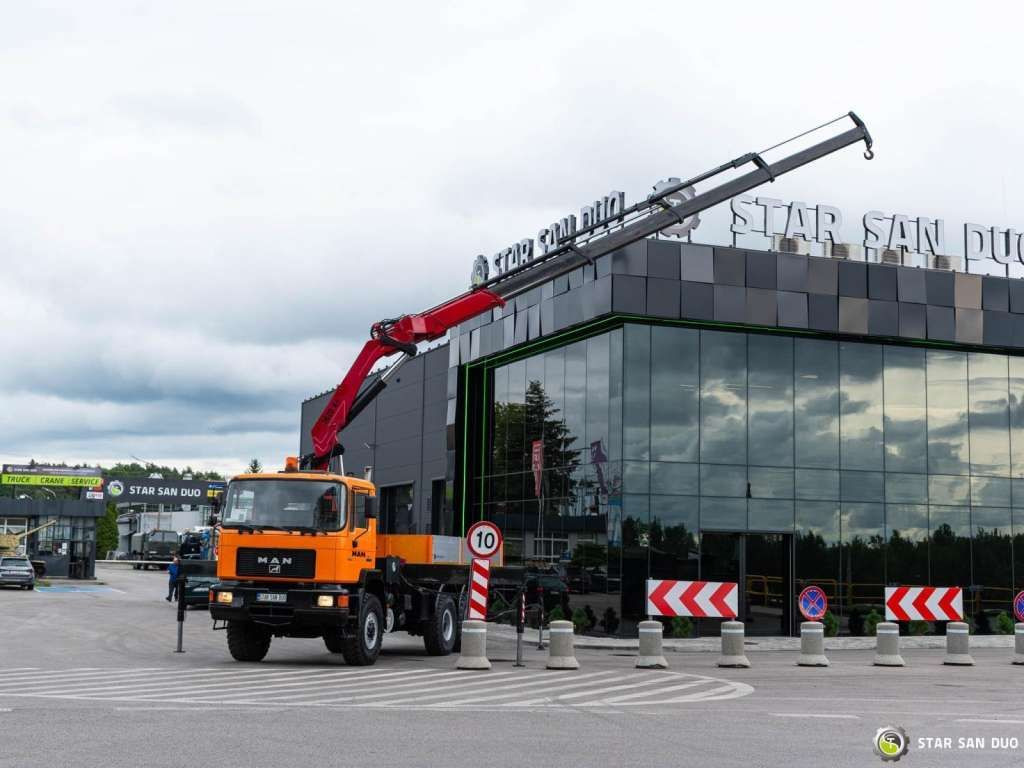 MAN 27.402 F10 6x6 HMF 3620 K4 Hds Crane - Kranbil: bild 2 MAN 27.402 F10 6x6 HMF 3620 K4 Hds Crane - Kranbil: bild 2