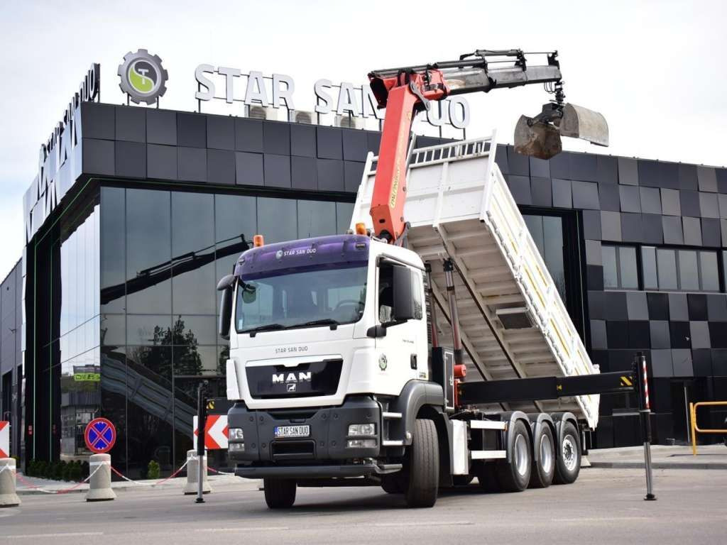 MAN TGS 35.400 8X4 PALFINGER PK 33002 CRANE KIPPER - Tippbil lastbil: bild 2 MAN TGS 35.400 8X4 PALFINGER PK 33002 CRANE KIPPER - Tippbil lastbil: bild 2