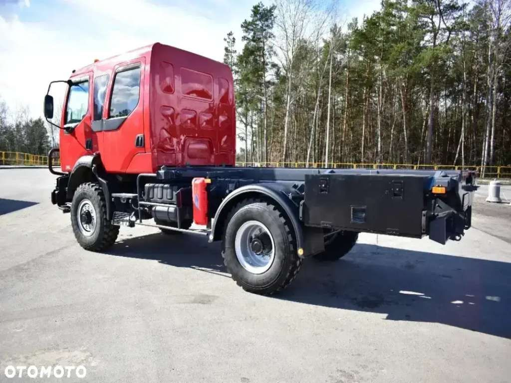 Renault MIDLUM 4x4 DOKA Brigade Double Cabin Camper - Chassi lastbil: bild 4 Renault MIDLUM 4x4 DOKA Brigade Double Cabin Camper - Chassi lastbil: bild 4