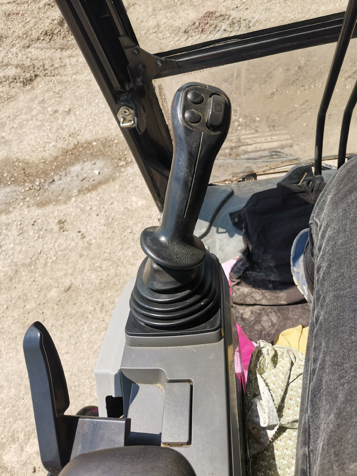 Bandgrävare CATERPILLAR 320 E: bild 9