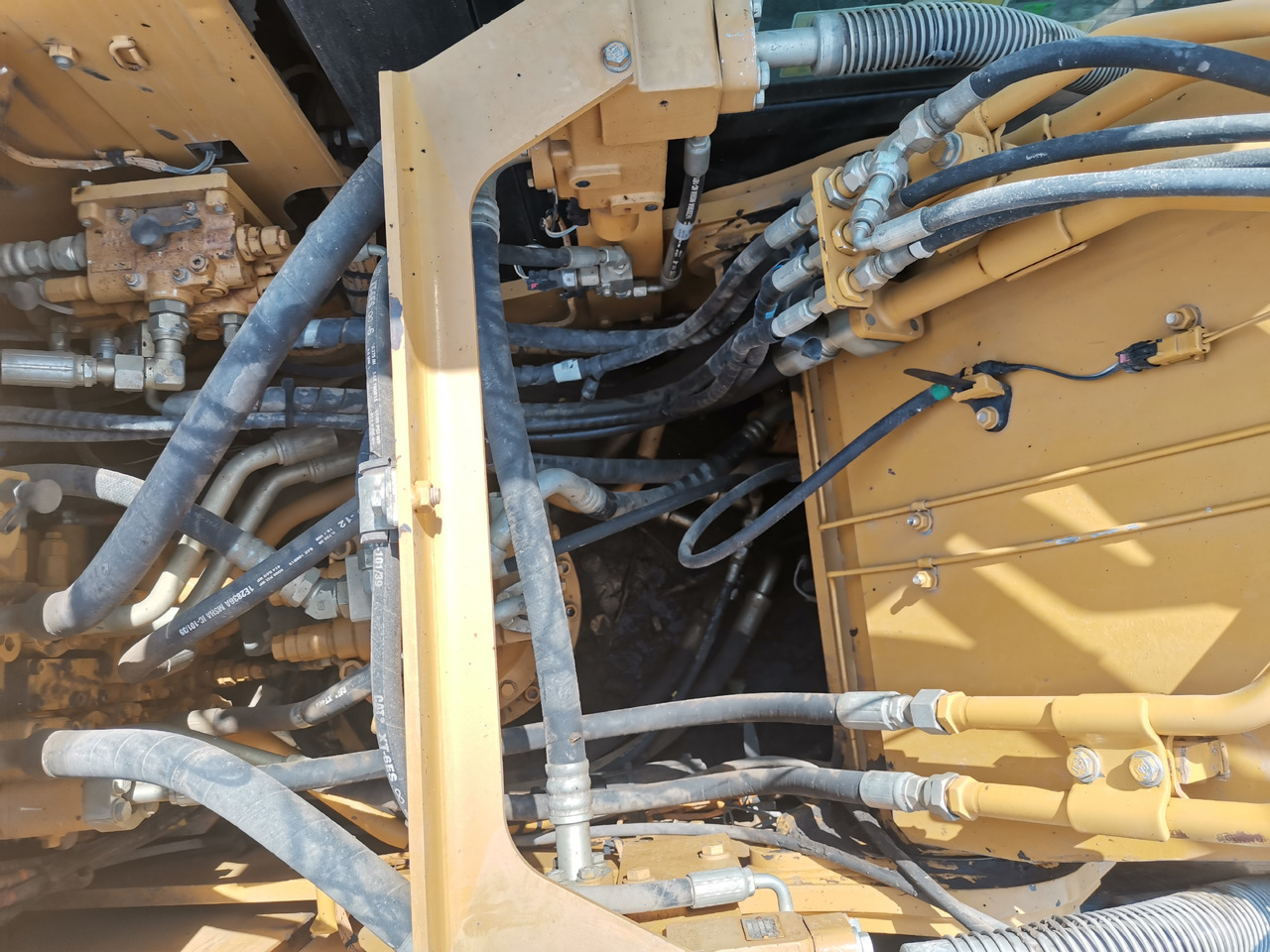 Bandgrävare CATERPILLAR 320 E: bild 14