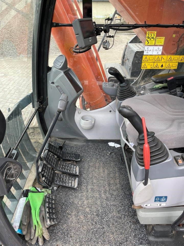 HITACHI ZX350 LCN - 6 - Bandgrävare: bild 4 HITACHI ZX350 LCN - 6 - Bandgrävare: bild 4