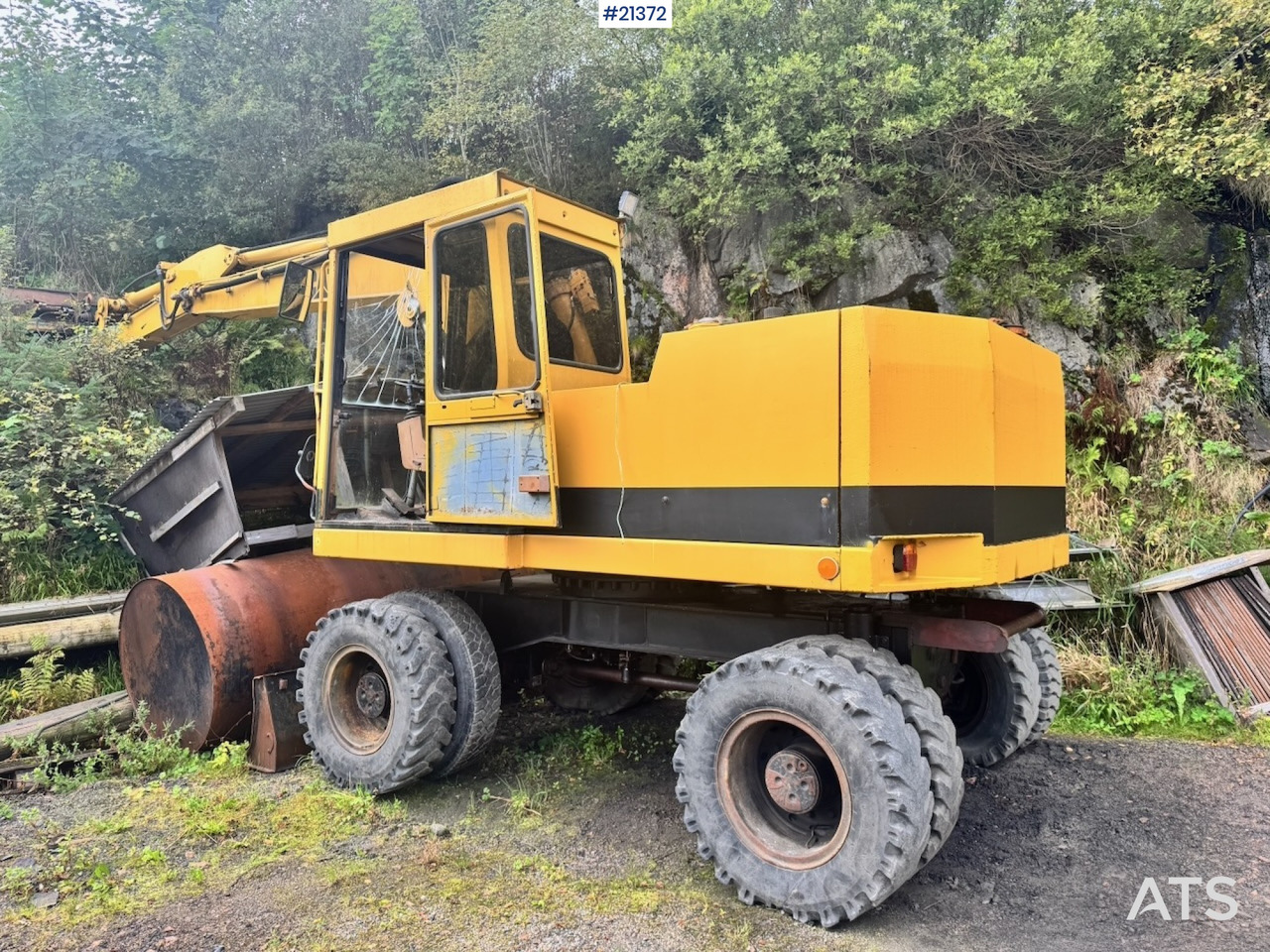 Caterpillar 212B - Grävmaskin på däck: bild 2 Caterpillar 212B - Grävmaskin på däck: bild 2