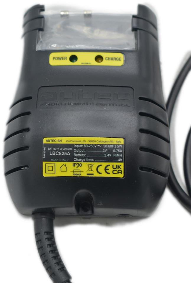 Autec original charger LBC825A - Elektriskt system för Lastbilskran: bild 4 Autec original charger LBC825A - Elektriskt system för Lastbilskran: bild 4
