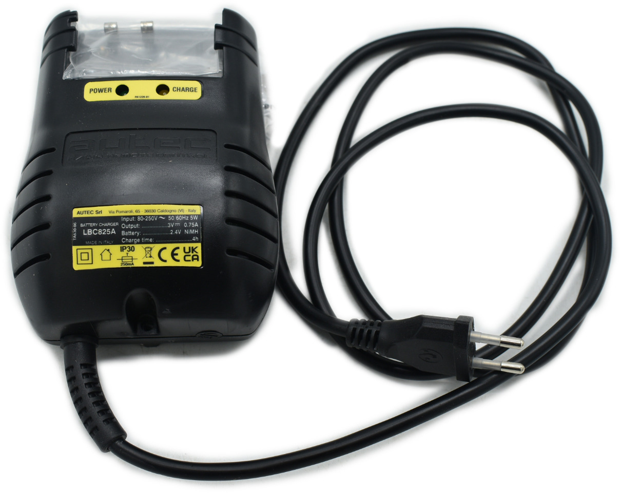 Autec original charger LBC825A - Elektriskt system för Lastbilskran: bild 5 Autec original charger LBC825A - Elektriskt system för Lastbilskran: bild 5