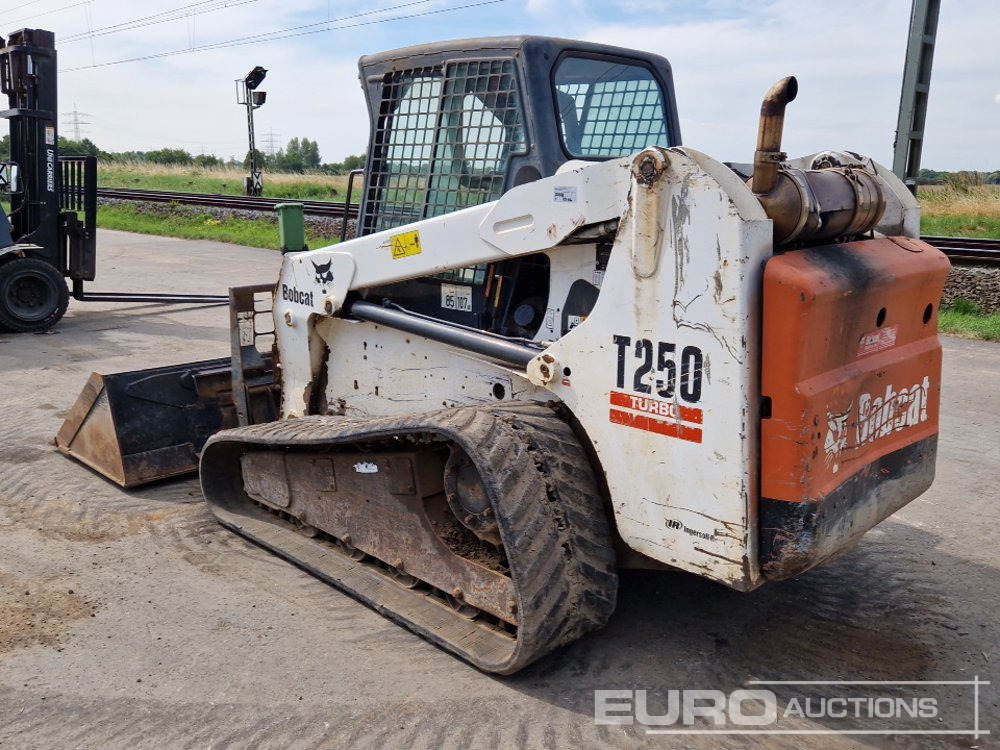 2005 Bobcat T250 - Kompaktlastare/ Slirstyrda lastare: bild 3 2005 Bobcat T250 - Kompaktlastare/ Slirstyrda lastare: bild 3