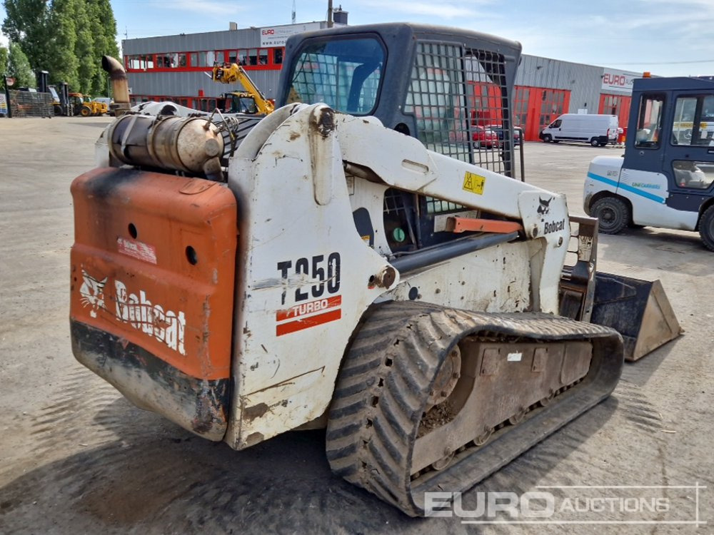 2005 Bobcat T250 - Kompaktlastare/ Slirstyrda lastare: bild 5 2005 Bobcat T250 - Kompaktlastare/ Slirstyrda lastare: bild 5
