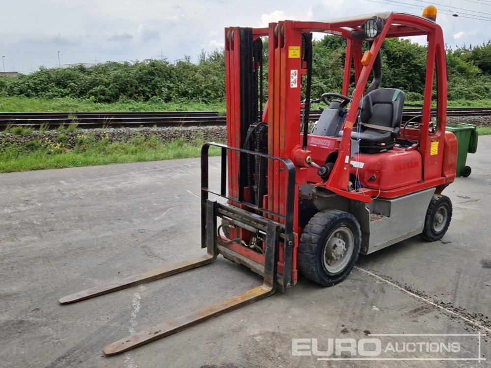Nissan UD02A25PQ - Gasoltruck: bild 1 Nissan UD02A25PQ - Gasoltruck: bild 1