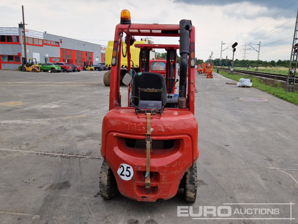 Nissan UD02A25PQ - Gasoltruck: bild 4 Nissan UD02A25PQ - Gasoltruck: bild 4