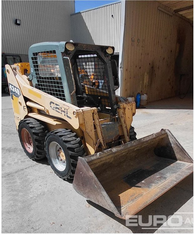 2006 Gehl SL4240-3 - Kompaktlastare/ Slirstyrda lastare: bild 1 2006 Gehl SL4240-3 - Kompaktlastare/ Slirstyrda lastare: bild 1