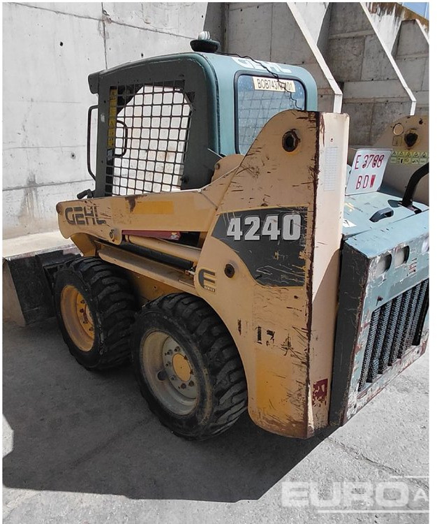 2006 Gehl SL4240-3 - Kompaktlastare/ Slirstyrda lastare: bild 2 2006 Gehl SL4240-3 - Kompaktlastare/ Slirstyrda lastare: bild 2