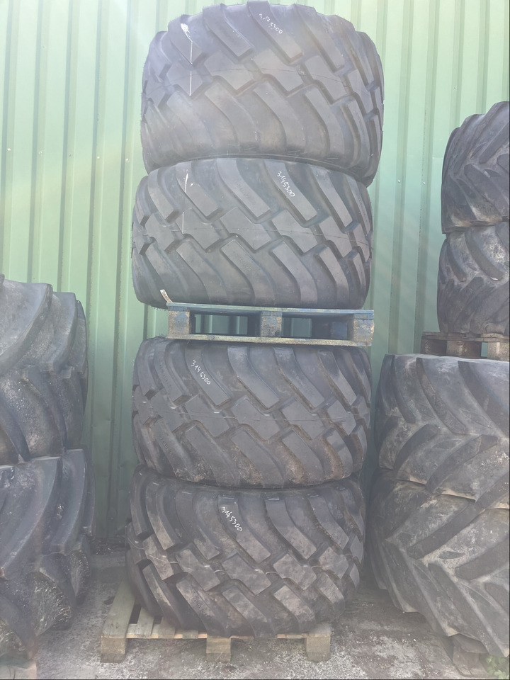 BKT 710/50R26.5 - Däck och fälgar: bild 1 BKT 710/50R26.5 - Däck och fälgar: bild 1